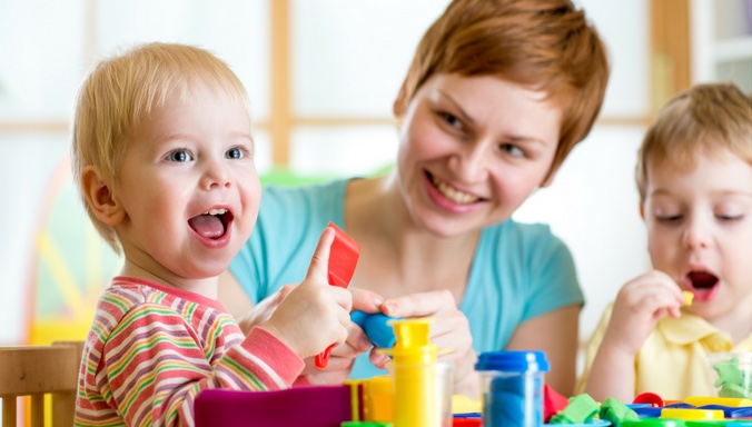 Nanny Kinder Sharing Kinderbetreuung Quitt.ch Nanny-sharing Babysitter
